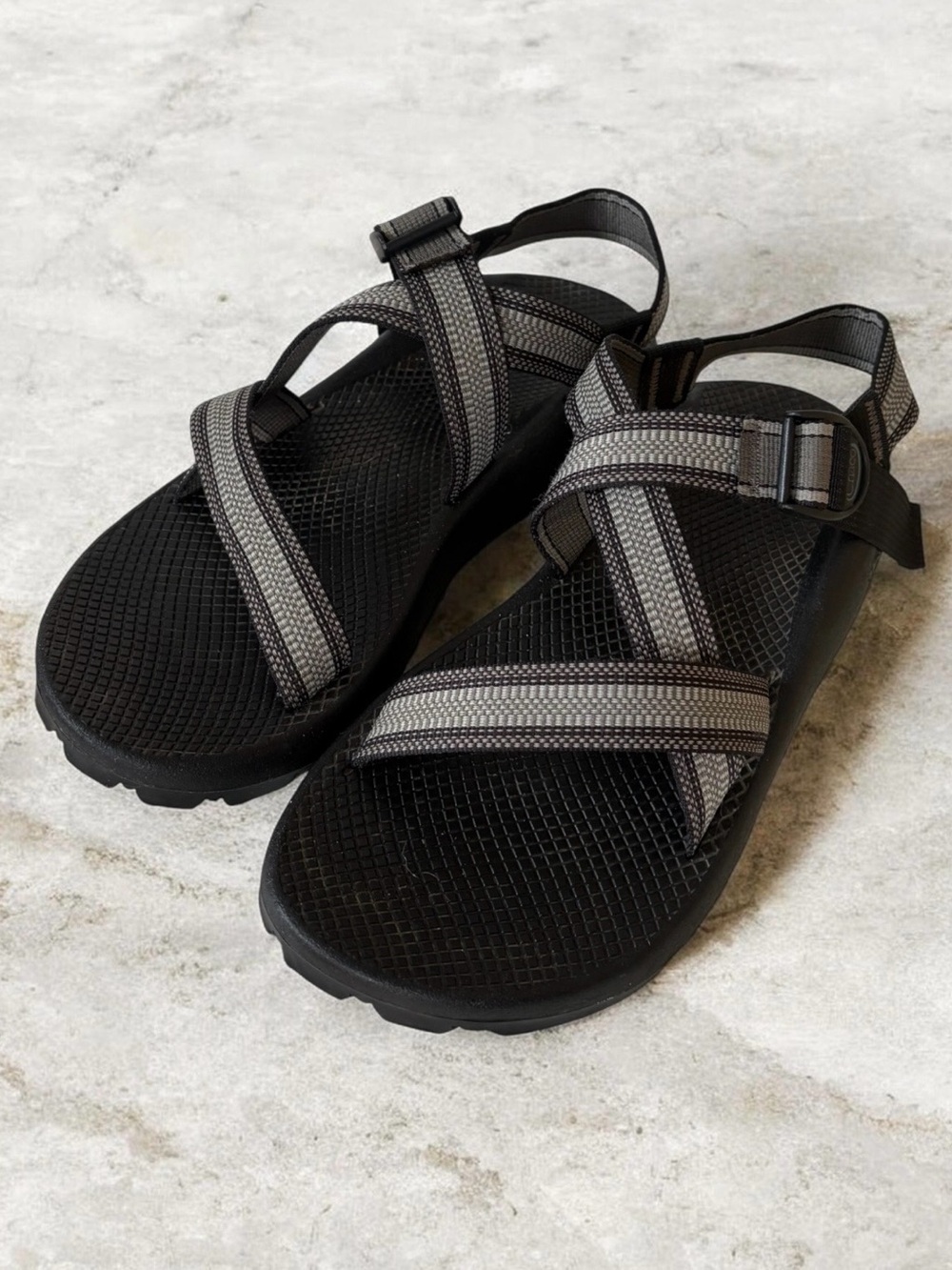 Men's CHACO Outdoor Strap Sandals - Black and Gray Nearly New Size 10
